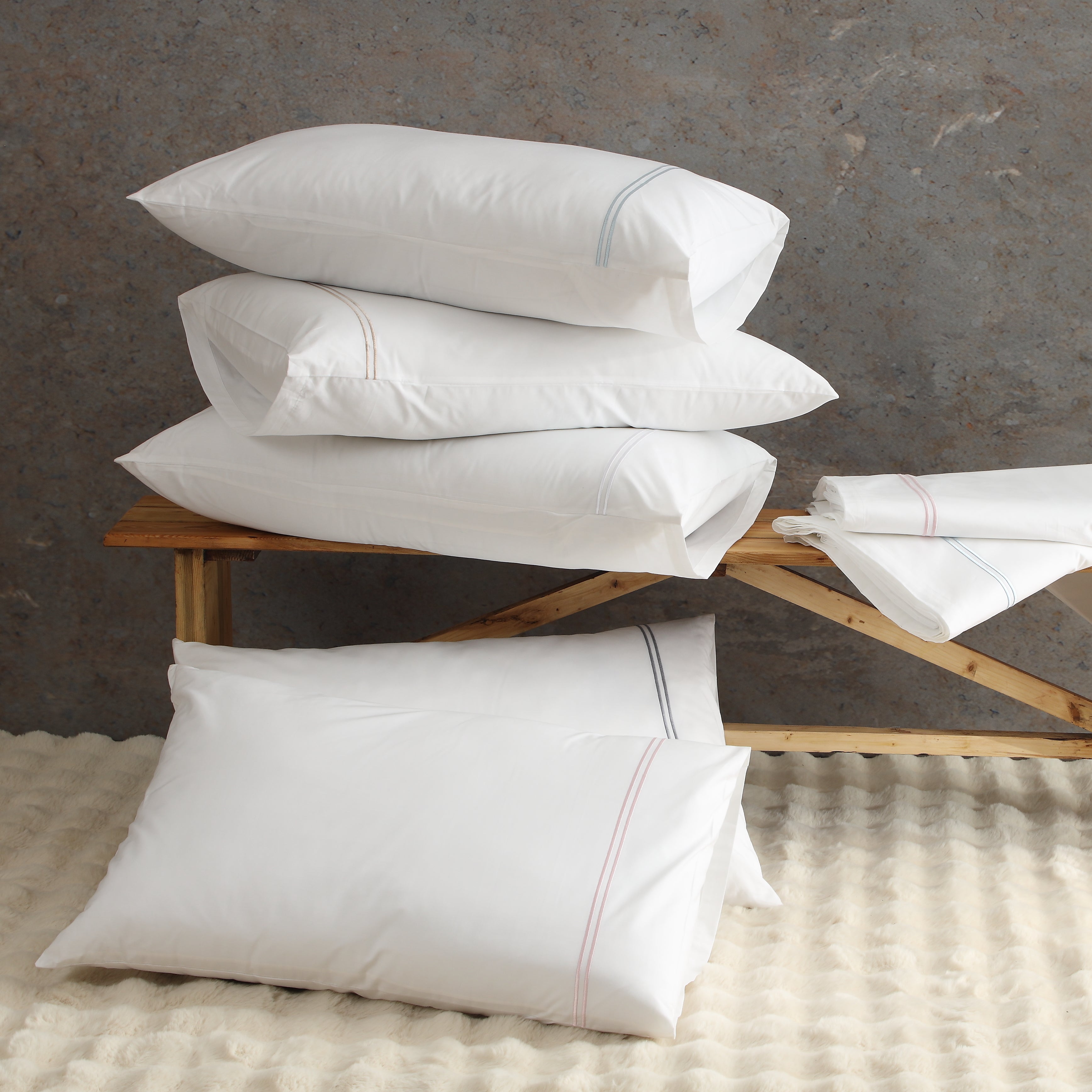 250 TC WHITE ORGANIC COTTON EMBROIDERED SHEET SET - DUNE ON WHITE