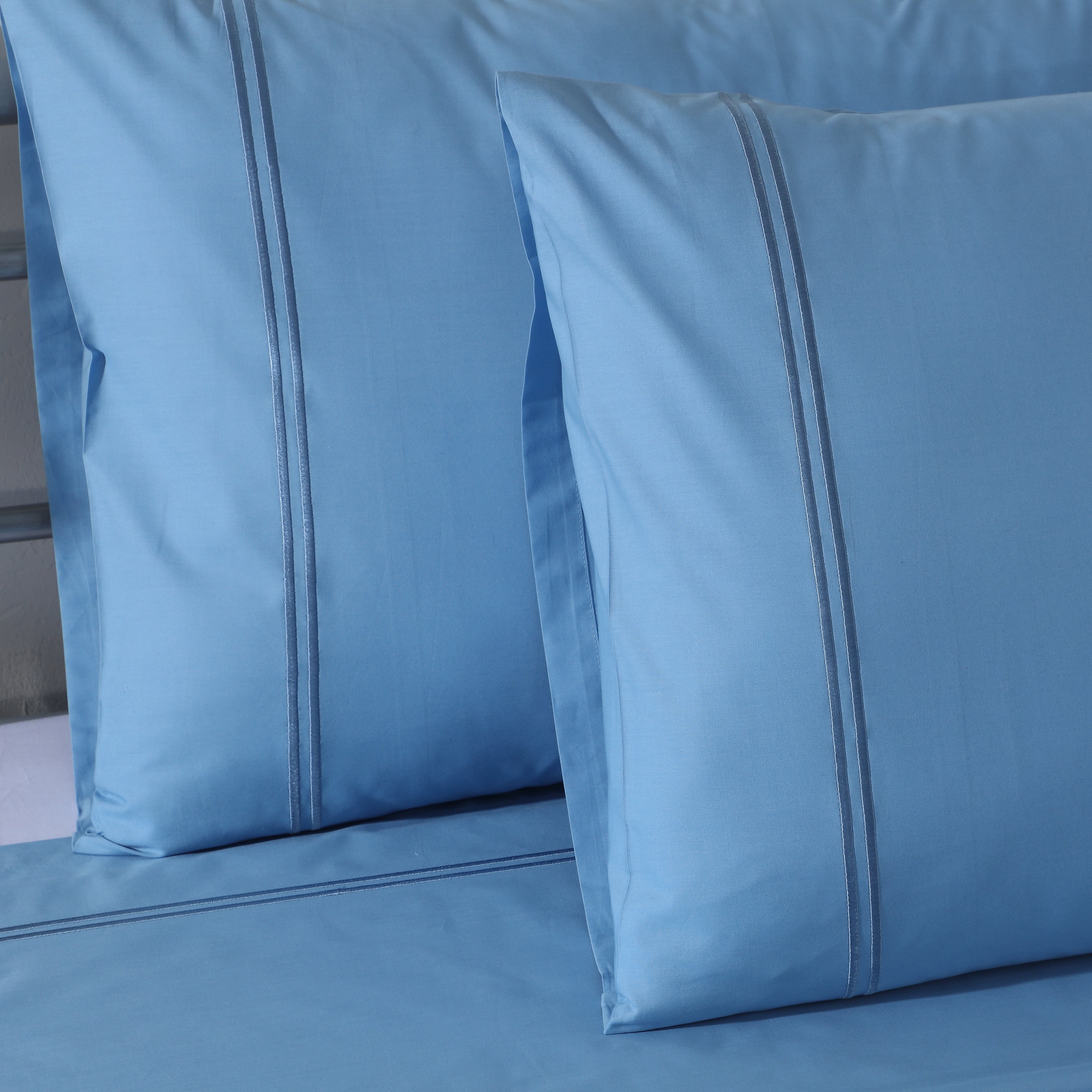 250 TC ORGANIC COTTON COLOURED EMBROIDERED SHEET SET -  BLUE MIRAGE