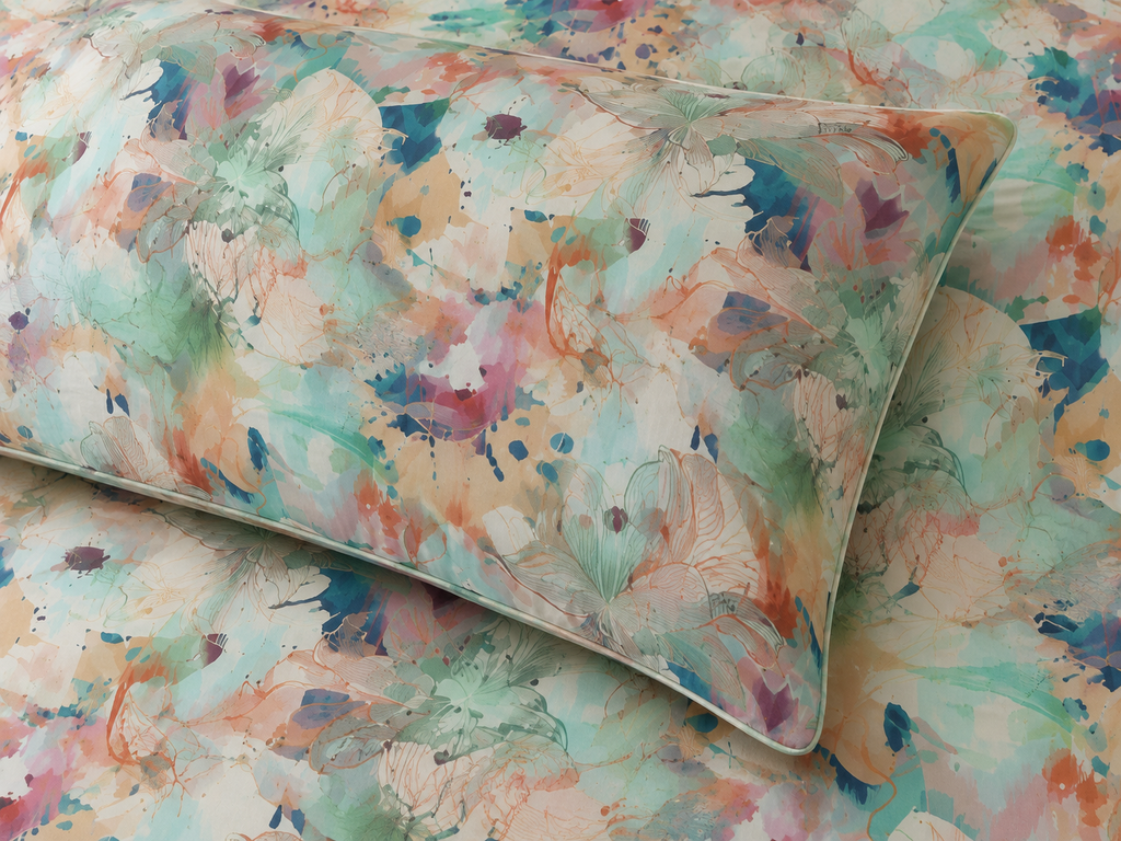 CLOSE UP OF ORGANIC COTTON PRINTED FITTED SHEET SET - FLORENTINE 250TC