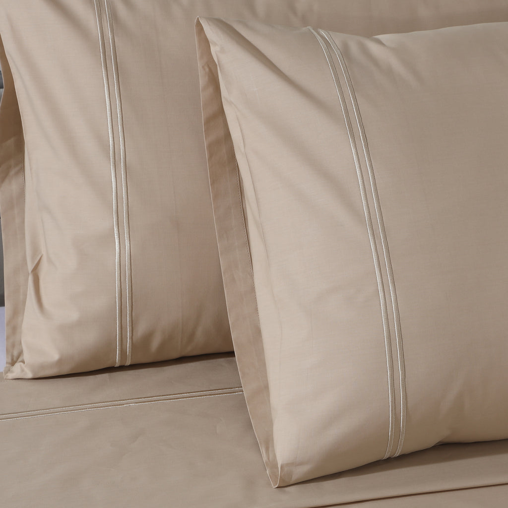 250 TC ORGANIC COTTON COLOURED EMBROIDERED SHEET SET - HUMMUS