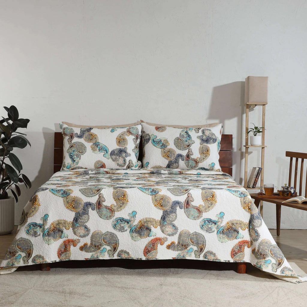 zoom out view of COTTON BEDSPREAD SET - KYRA