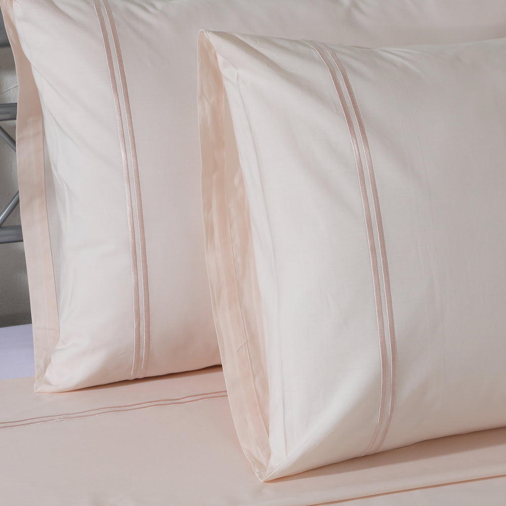 250 TC ORGANIC COLOURED EMBROIDERED SHEET SET - PEACH MIST