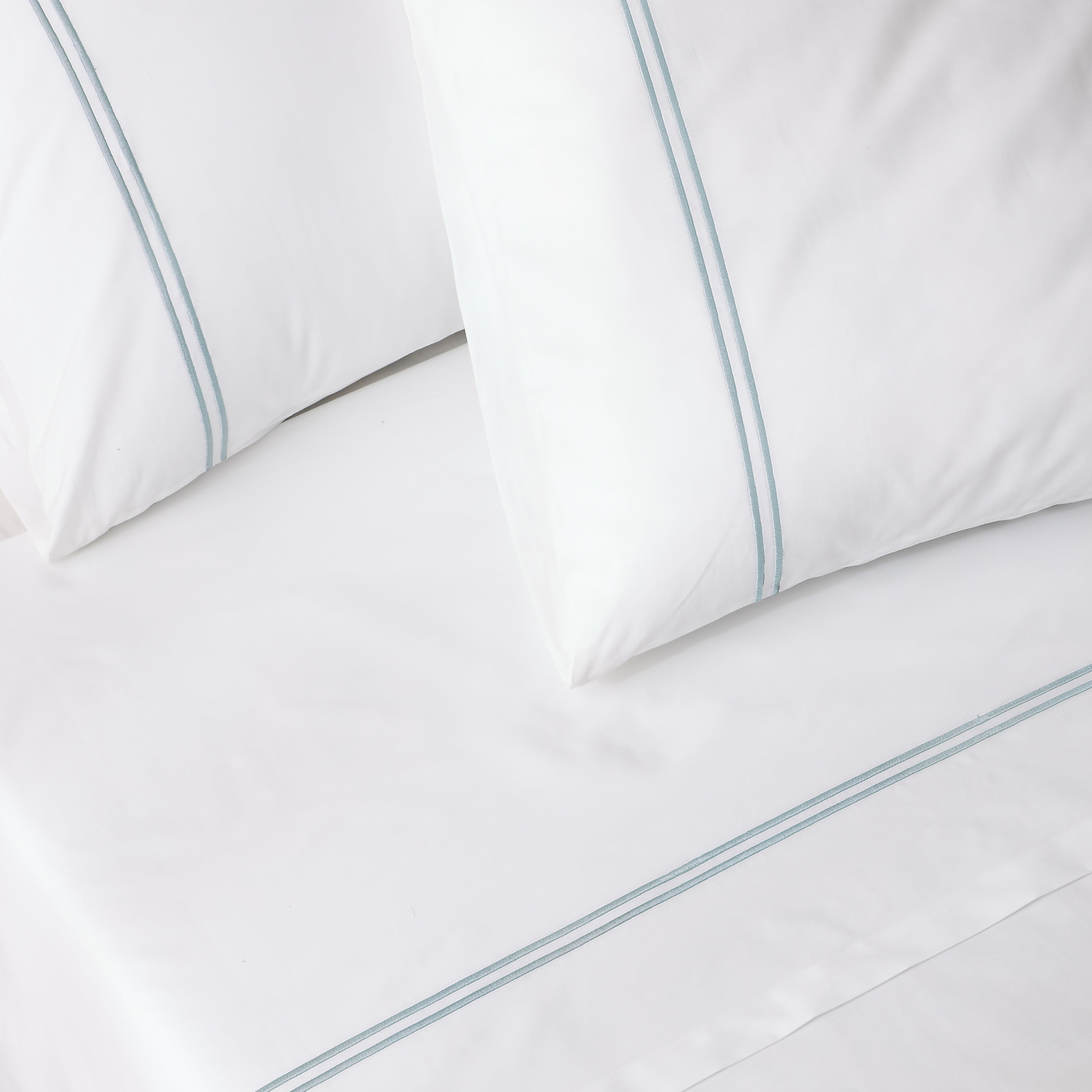 250 TC WHITE ORGANIC COTTON EMBROIDERED SHEET SET - SKY ON WHITE