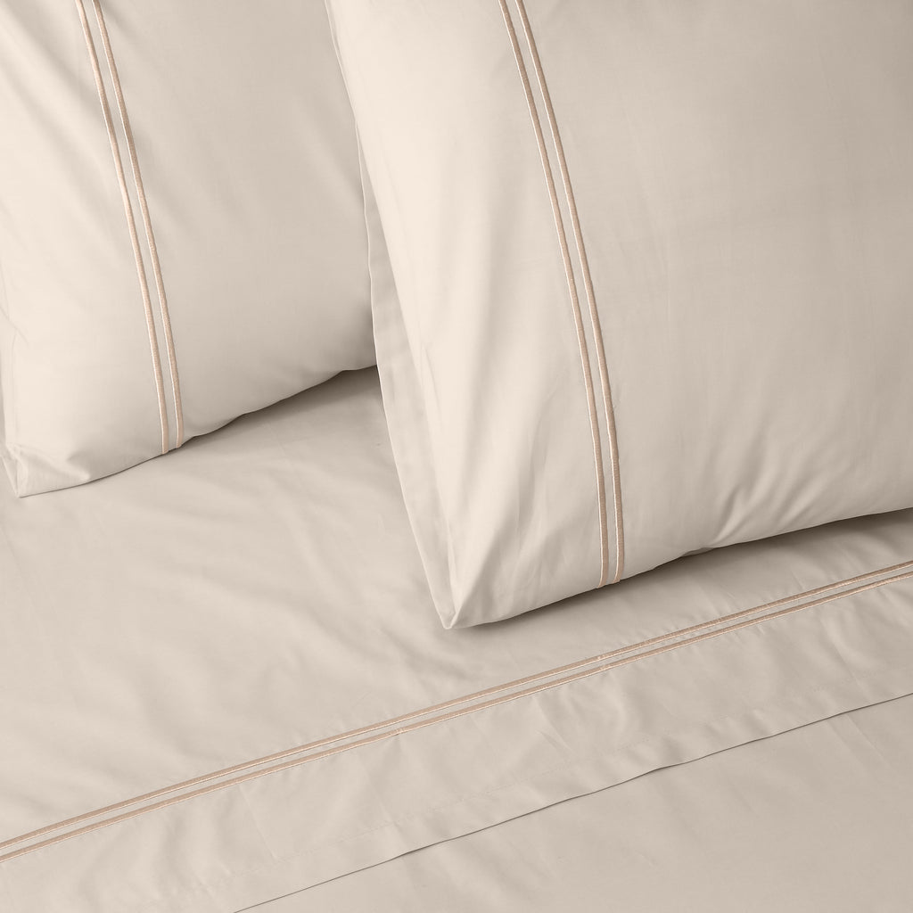 250 TC ORGANIC COTTON COLOURED EMBROIDERED SHEET SET - PEACH FUZZ