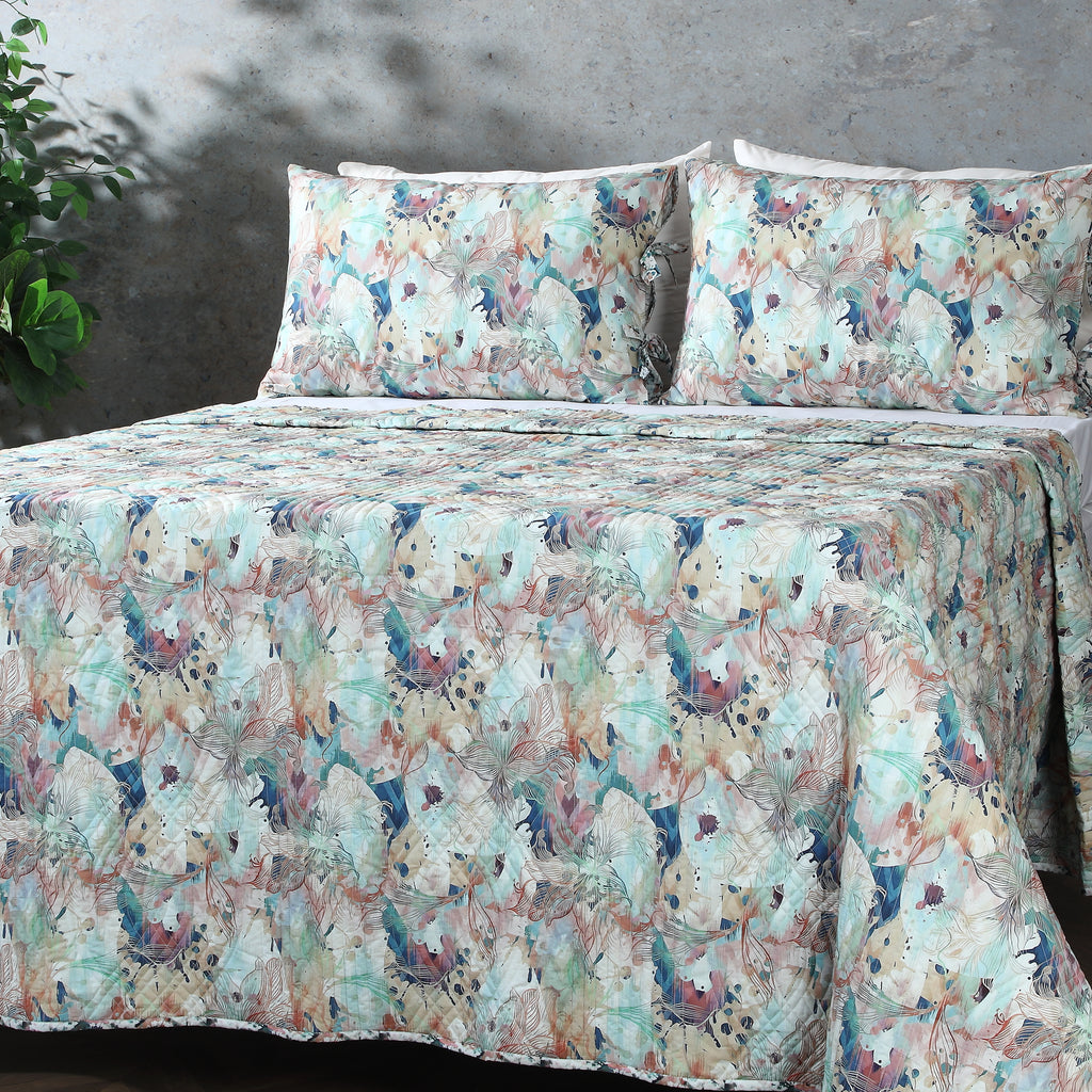 Florentine Percale Reversible Quilt Set - Reverse Print Lifestyle Bedroom Shot