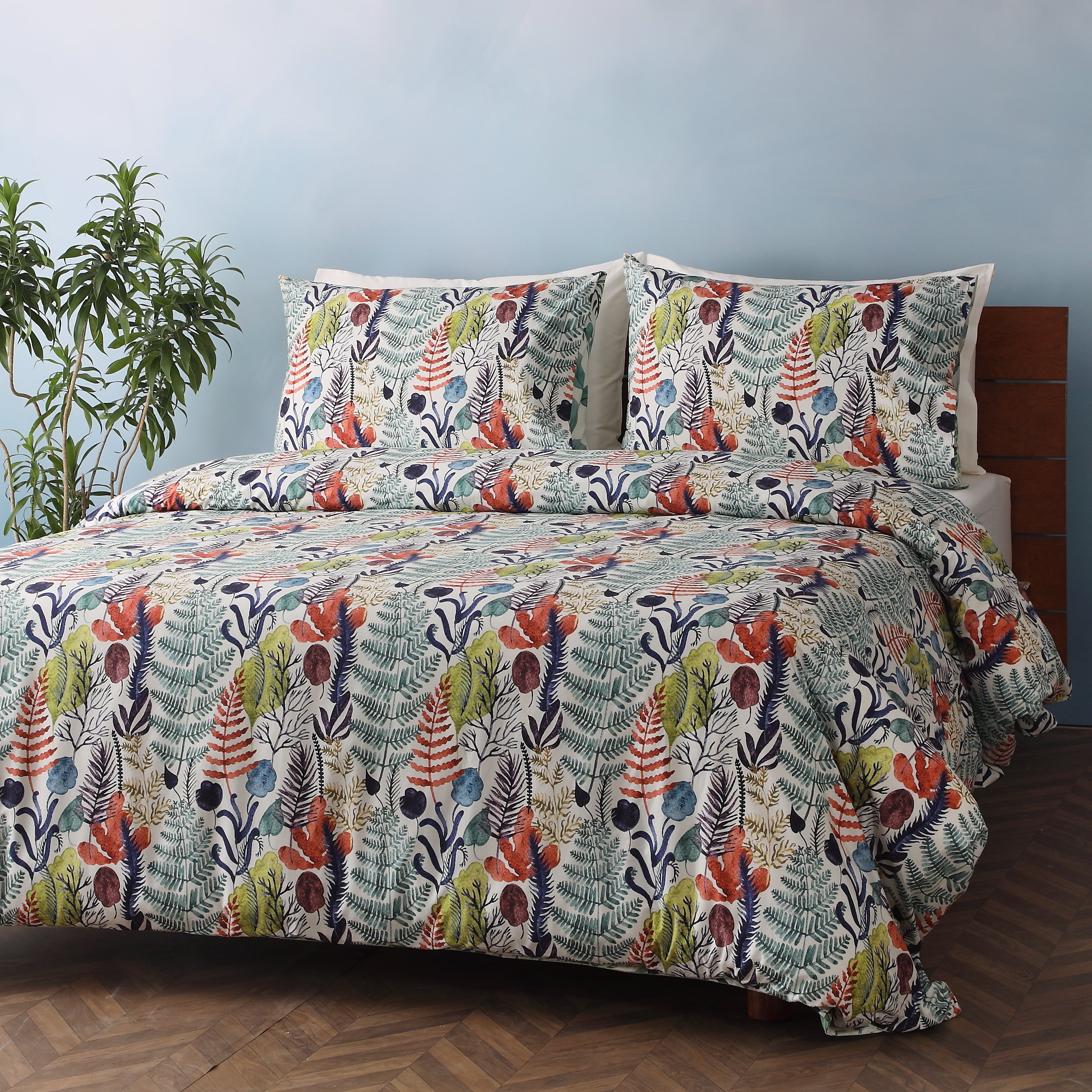 side view of Whites of London NZ REVERSIBLE PRINTED DUVET COVER SET - BOTANICAL BLISS 250TC 