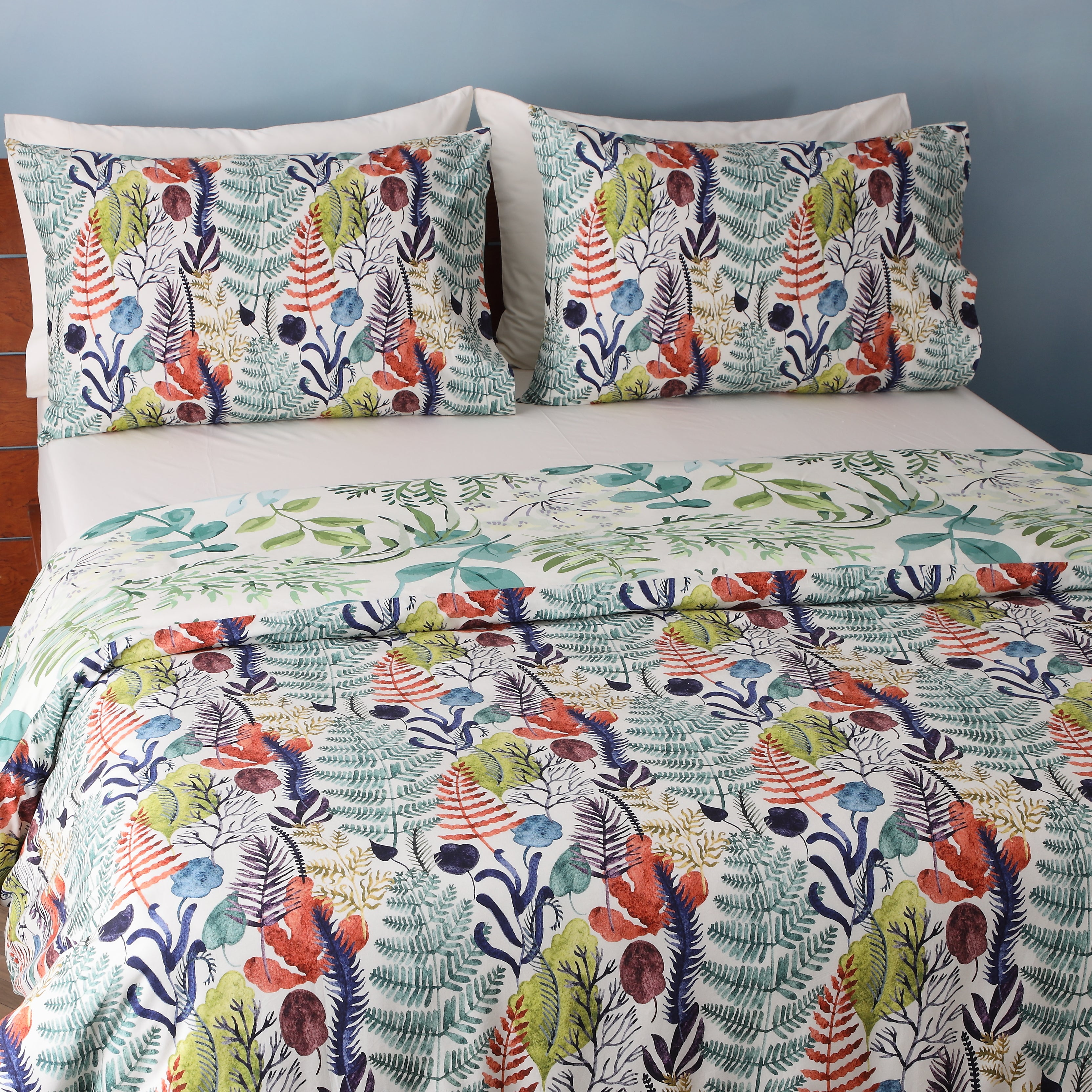 Whites of London NZ REVERSIBLE PRINTED DUVET COVER SET - BOTANICAL BLISS 250TC showcasing pillowcases