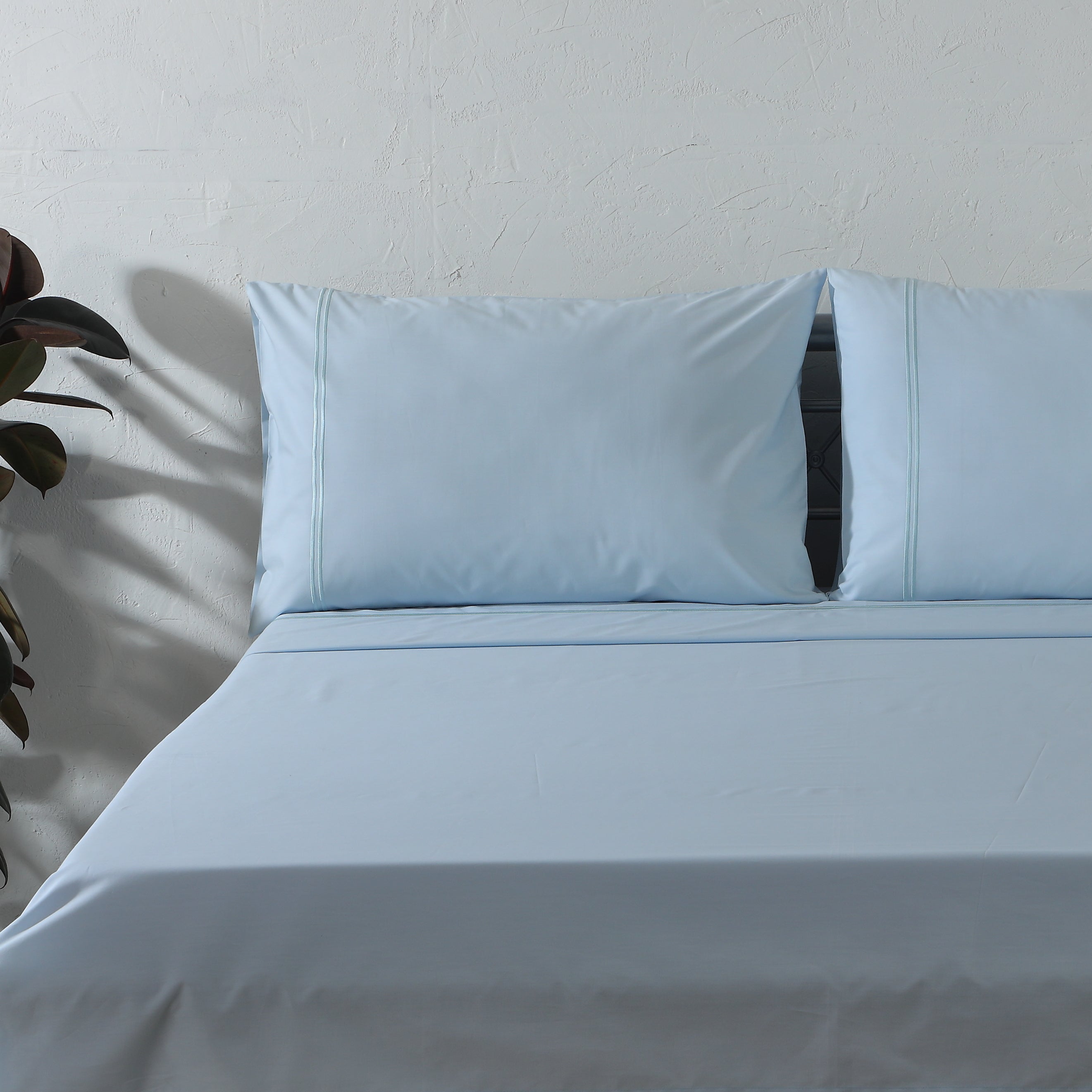 250 TC ORGANIC COTTON COLOURED EMBROIDERED SHEET SET - SKY
