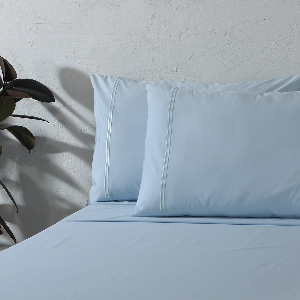 250 TC ORGANIC COTTON COLOURED EMBROIDERED SHEET SET - SKY
