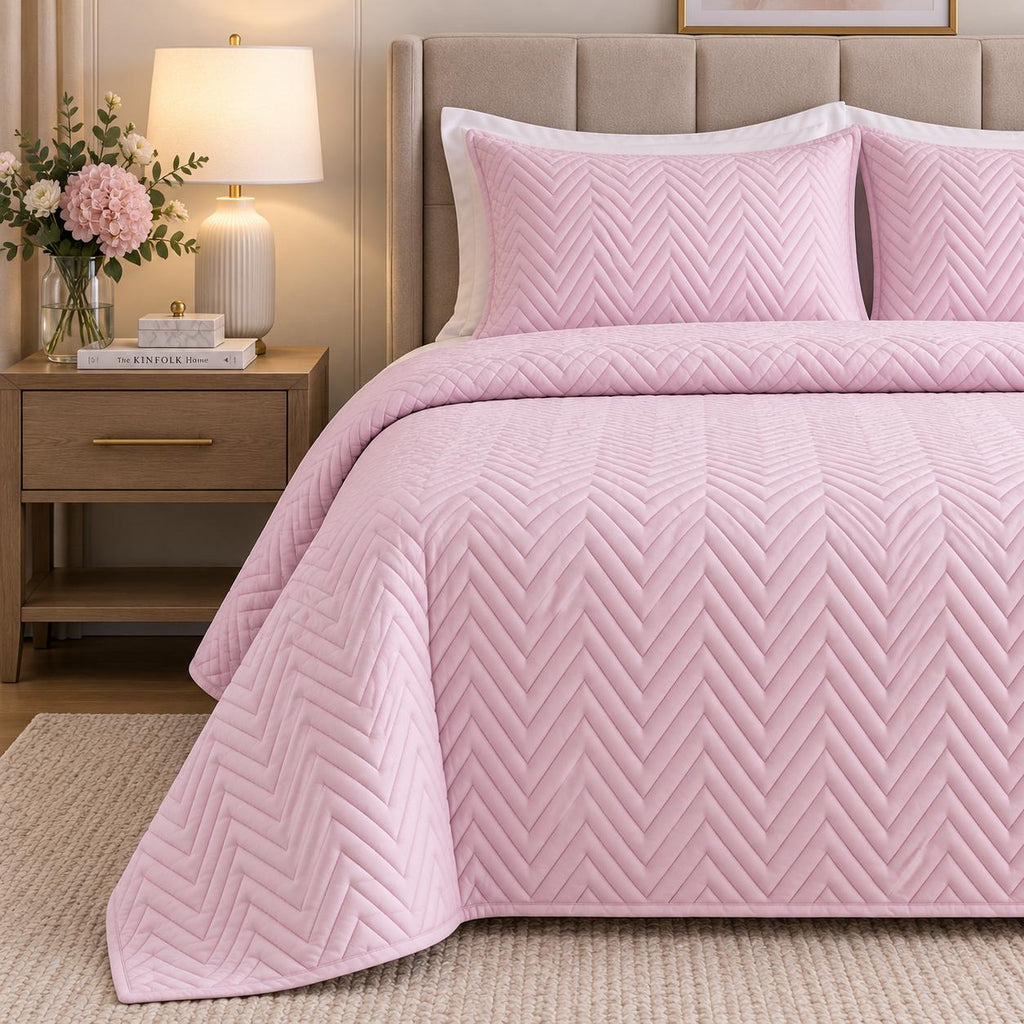 angle view COTTON QUILTED HERRINGBONE BEDSPREAD SET - DUSTY PINK